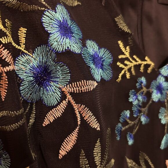 Connected Black and Blue Floral Embroidery Size 16 - Picture 3 of 9